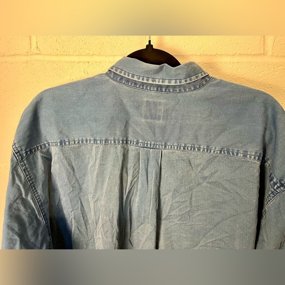 GAP Women’s Classic Blue Button-Down Shirt Size XL - Picture 3 of 6